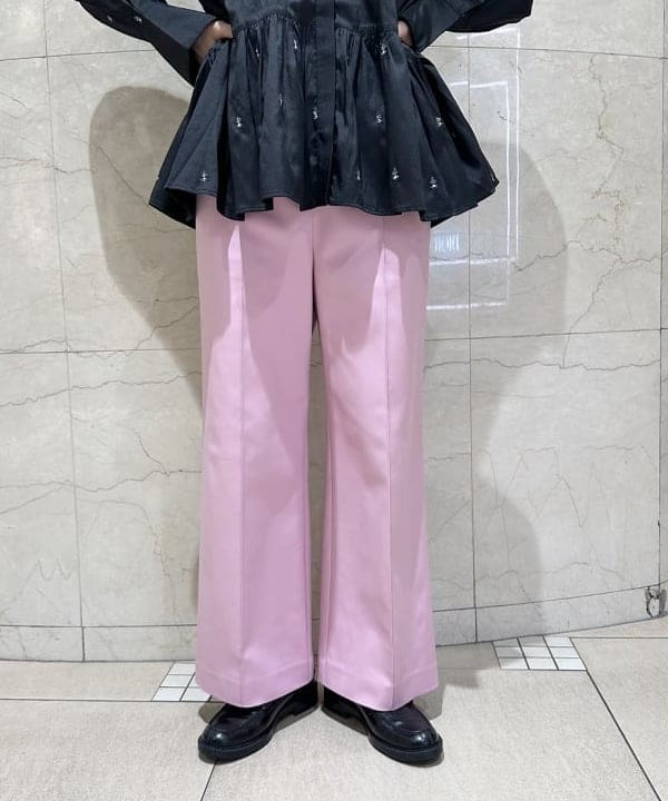 カワライさんの「BEAMS WOMEN｜Demi-Luxe BEAMS / ピンタック ダブルクロス パンツ」を使ったコーディネート