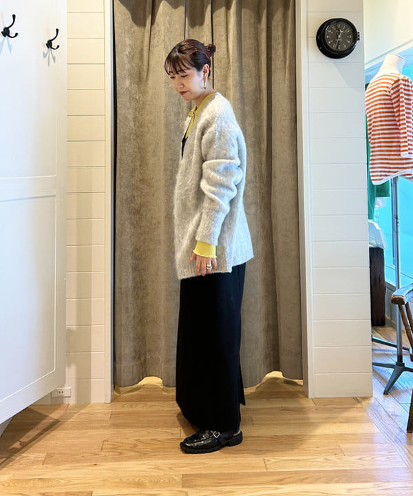 SAEさんの「BEAMS WOMEN｜Ray BEAMS / ソフト シャギー Vネック カーディガン」を使ったコーディネート
