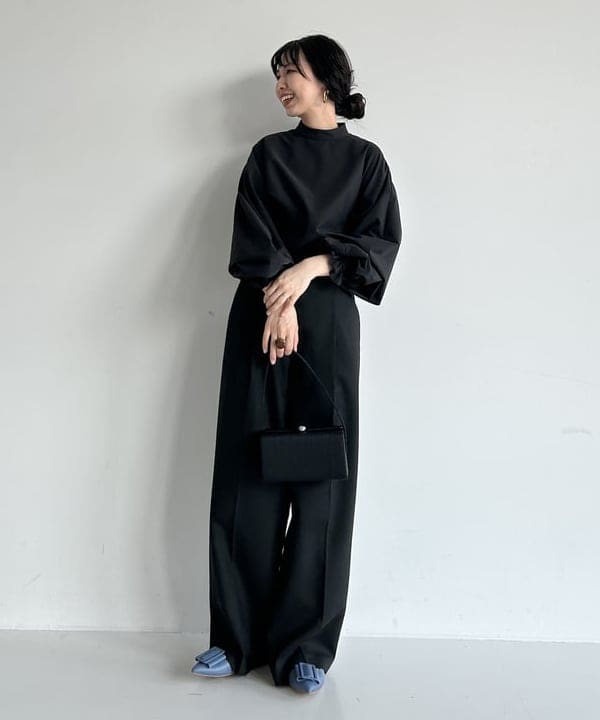 佐藤 美樹さんの「BEAMS WOMEN｜Demi-Luxe BEAMS / バックル ポインテッドトゥ パンプス」を使ったコーディネート