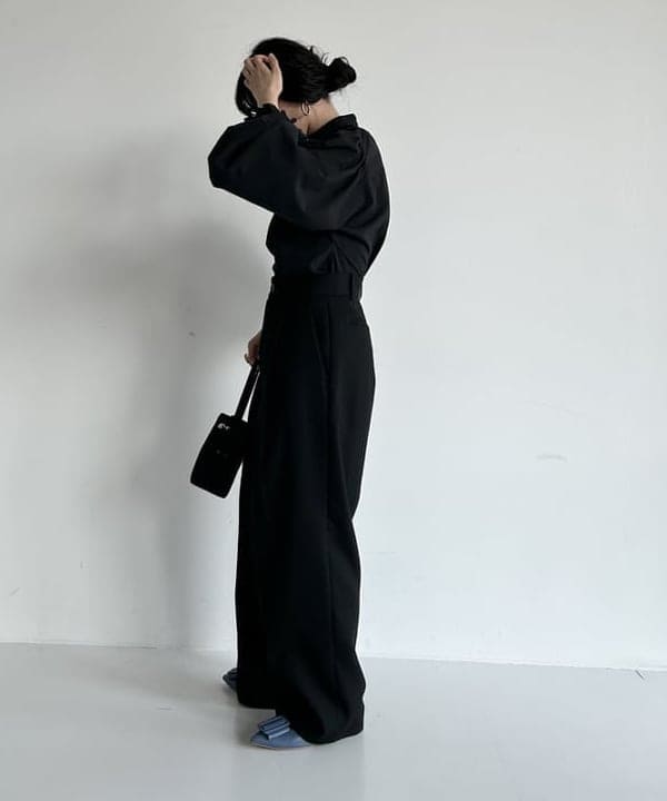 佐藤 美樹さんの「BEAMS WOMEN｜Demi-Luxe BEAMS / バックル ポインテッドトゥ パンプス」を使ったコーディネート