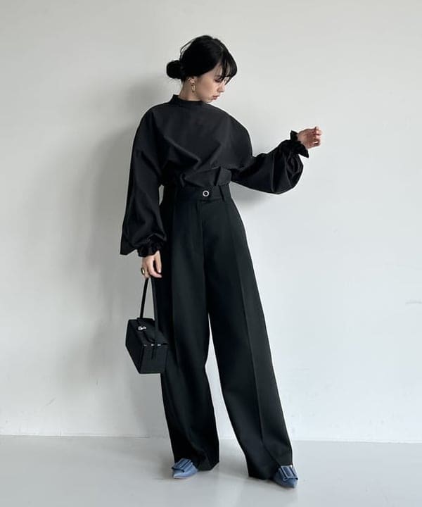 佐藤 美樹さんの「BEAMS WOMEN｜Demi-Luxe BEAMS / バックル ポインテッドトゥ パンプス」を使ったコーディネート