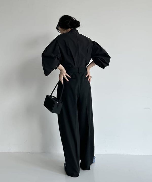 佐藤 美樹さんの「BEAMS WOMEN｜Demi-Luxe BEAMS / バックル ポインテッドトゥ パンプス」を使ったコーディネート