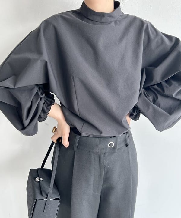 佐藤 美樹さんの「BEAMS WOMEN｜Demi-Luxe BEAMS / バックル ポインテッドトゥ パンプス」を使ったコーディネート