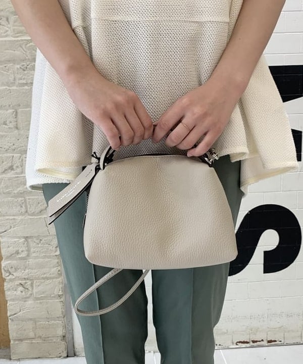 坂本 涼花さんの「BEAMS WOMEN｜GIANNI CHIARINI / ALIFA レザーショルダーバッグ S」を使ったコーディネート