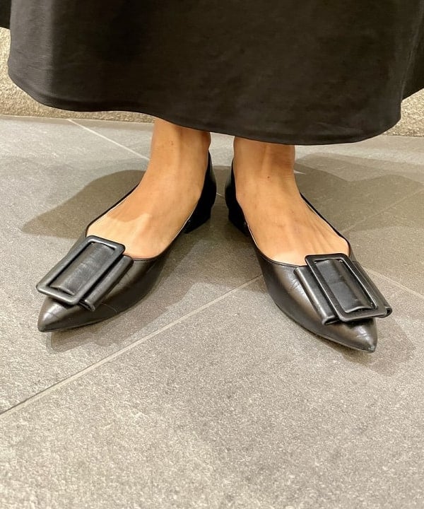 五十峯 さよさんの「BEAMS WOMEN｜Demi-Luxe BEAMS / バックル ポインテッドトゥ パンプス」を使ったコーディネート