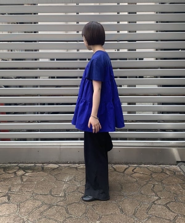 中川　ゆららさんの「BEAMS WOMEN｜コンビ ティアード プルオーバー」を使ったコーディネート