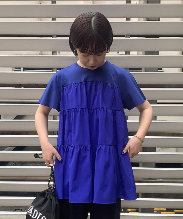 中川　ゆららさんの「BEAMS WOMEN｜コンビ ティアード プルオーバー」を使ったコーディネート