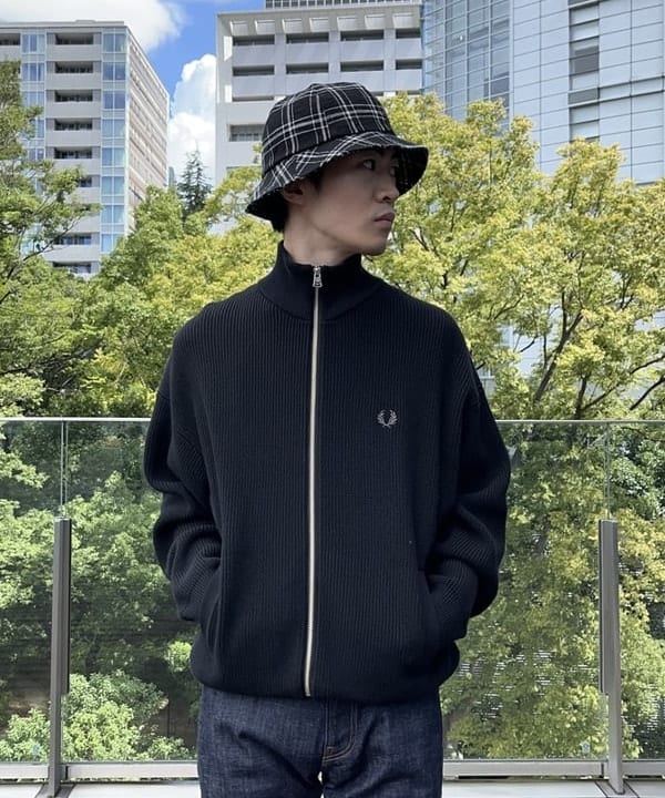 平柳 楓馬さんの「BEAMS WOMEN｜ベーシック ストレッチ デニムパンツ」を使ったコーディネート