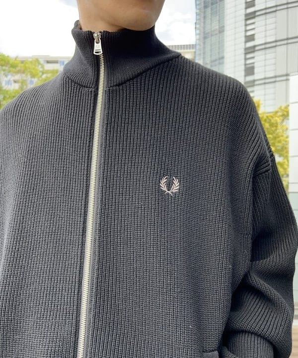 平柳 楓馬さんの「BEAMS WOMEN｜ベーシック ストレッチ デニムパンツ」を使ったコーディネート