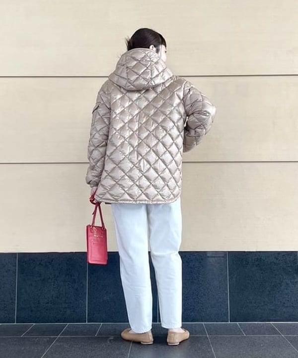 Ichika Hondaさんの「BEAMS WOMEN｜AUBERGE &times; Demi-Luxe BEAMS / 別注 BIG CHARLOTTE ボーダーカットソー」を使ったコーディネート