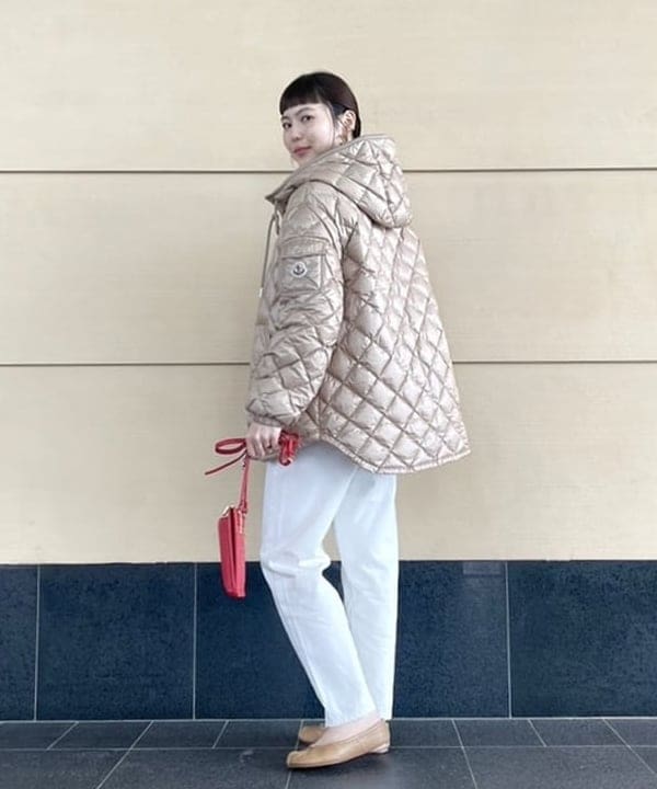 Ichika Hondaさんの「BEAMS WOMEN｜AUBERGE &times; Demi-Luxe BEAMS / 別注 BIG CHARLOTTE ボーダーカットソー」を使ったコーディネート