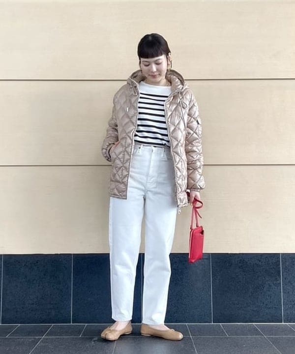 Ichika Hondaさんの「BEAMS WOMEN｜AUBERGE &times; Demi-Luxe BEAMS / 別注 BIG CHARLOTTE ボーダーカットソー」を使ったコーディネート