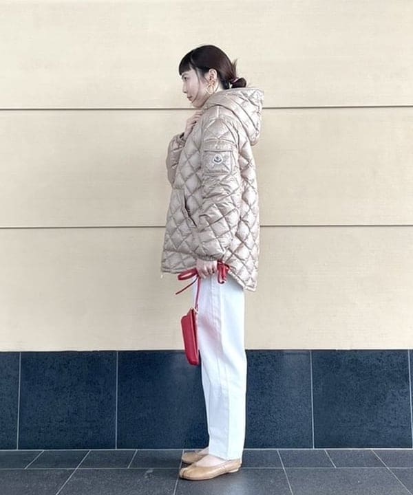 Ichika Hondaさんの「BEAMS WOMEN｜AUBERGE &times; Demi-Luxe BEAMS / 別注 BIG CHARLOTTE ボーダーカットソー」を使ったコーディネート