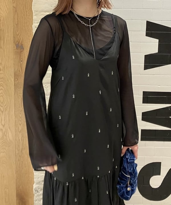 CHIHIROさんの「BEAMS WOMEN｜Demi-Luxe BEAMS / バックル ポインテッドトゥ パンプス」を使ったコーディネート