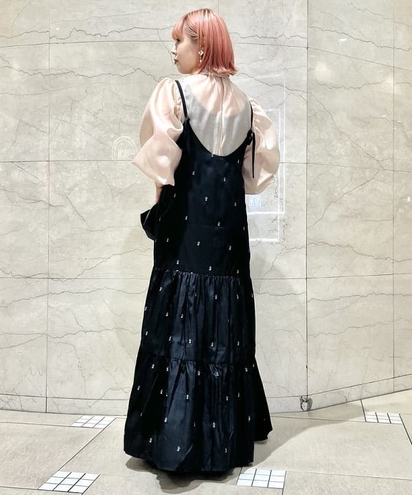 篠崎 香月さんの「BEAMS WOMEN｜オーガンジー リボンブラウス」を使ったコーディネート