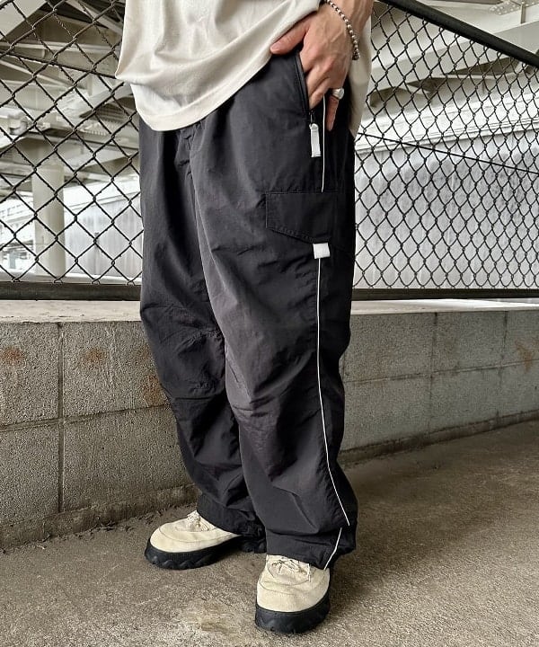 佐々木 祐太さんの「BEAMS WOMEN｜BEAMS / パイピング スノー パンツ」を使ったコーディネート