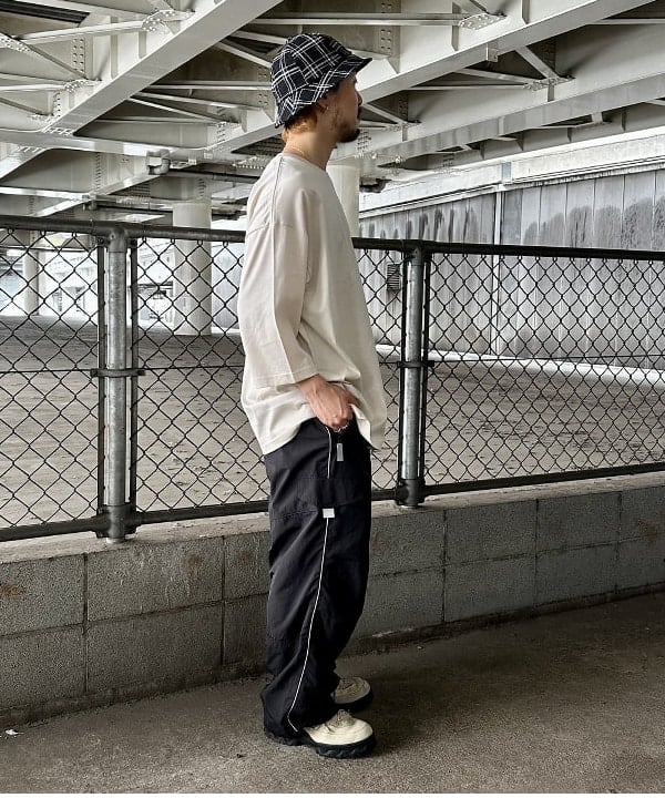 佐々木 祐太さんの「BEAMS WOMEN｜BEAMS / パイピング スノー パンツ」を使ったコーディネート