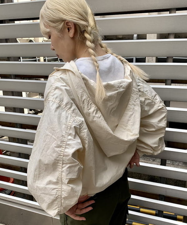 ナツハさんの「BEAMS WOMEN｜【別注】BUZZ RICKSON'S / ポプリン アーミーパンツ」を使ったコーディネート