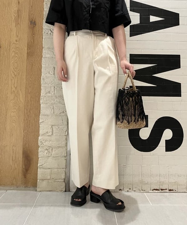 CHIHIROさんの「BEAMS WOMEN｜MARCHER × Demi-Luxe BEAMS / 別注 タッセル編み かごバッグ」を使ったコーディネート