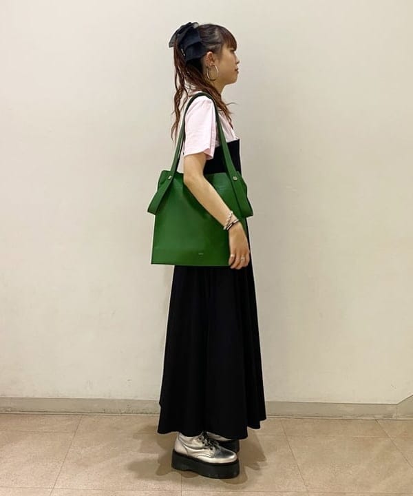 りかちょび/岸本梨佳さんの「BEAMS WOMEN｜BEAURE × Ray BEAMS / 別注 2WAY バッグ」を使ったコーディネート
