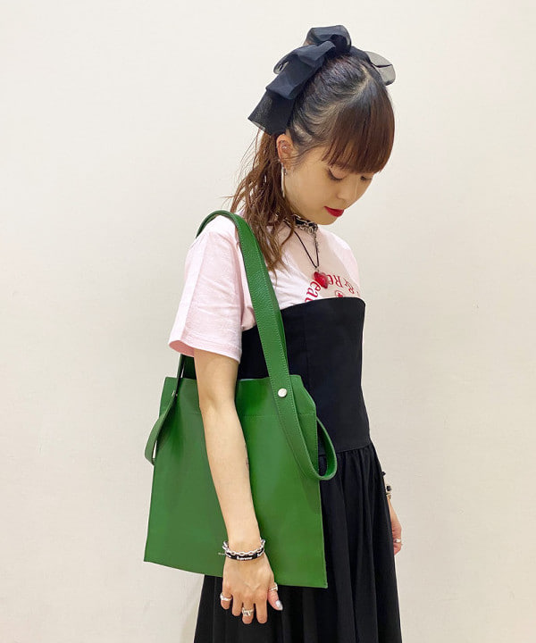 りかちょび/岸本梨佳さんの「BEAMS WOMEN｜BEAURE × Ray BEAMS / 別注 2WAY バッグ」を使ったコーディネート