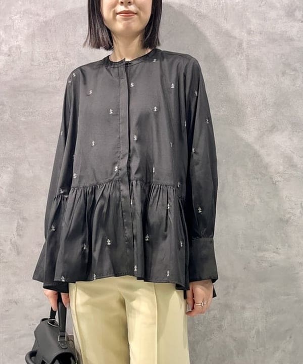 山田 千遥さんの「BEAMS WOMEN｜Demi-Luxe BEAMS / バックル ポインテッドトゥ パンプス」を使ったコーディネート