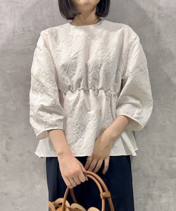山田 千遥さんの「BEAMS WOMEN｜Demi-Luxe BEAMS / バックル ポインテッドトゥ パンプス」を使ったコーディネート