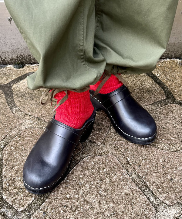 ミナミマリコさんの「BEAMS WOMEN｜【別注】BUZZ RICKSON'S / ポプリン アーミーパンツ」を使ったコーディネート