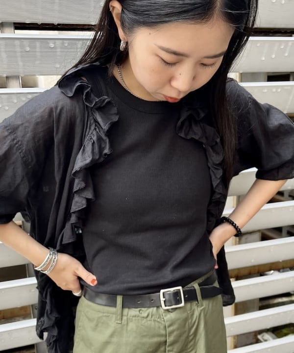 ミナミマリコさんの「BEAMS WOMEN｜【別注】BUZZ RICKSON'S / ポプリン アーミーパンツ」を使ったコーディネート