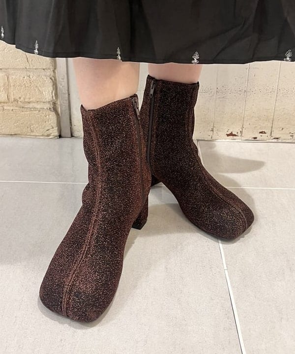 ちりこさんの「BEAMS WOMEN｜Ray BEAMS / ラメ ブーツ」を使ったコーディネート