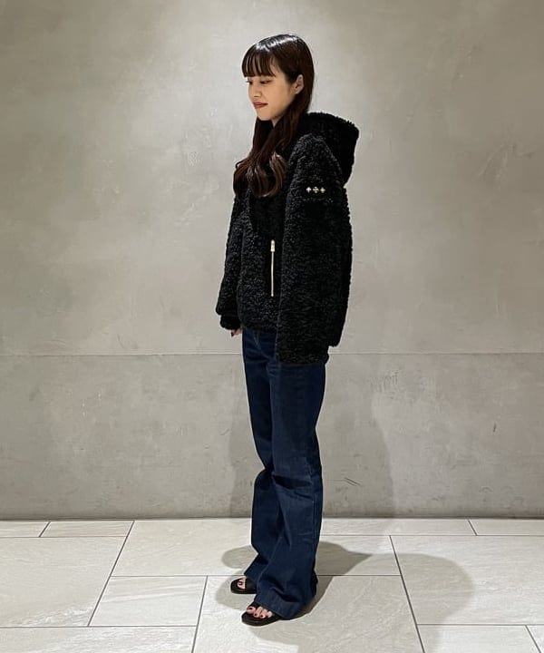 高木 菜央さんの「BEAMS WOMEN｜【WEB限定】TATRAS / IPAMA ボア フードジャケット」を使ったコーディネート