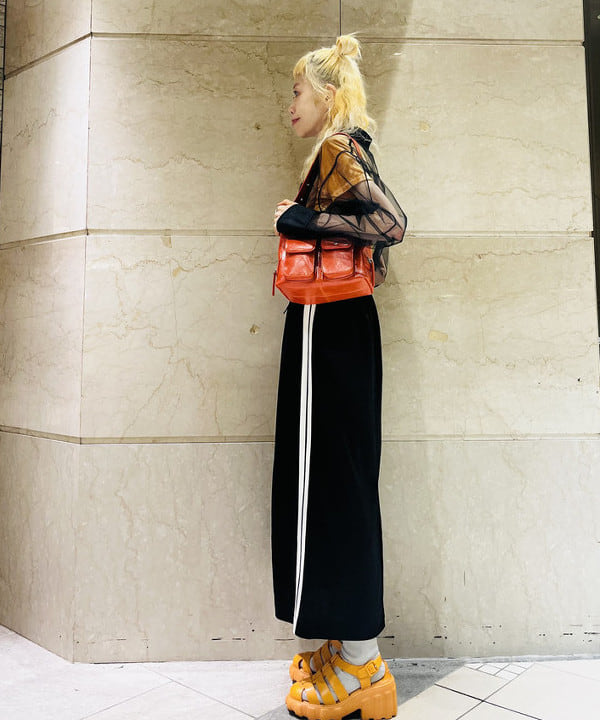 ひるてぃさんの「BEAMS WOMEN｜Ray BEAMS / サイドライン ジャージ スカート」を使ったコーディネート
