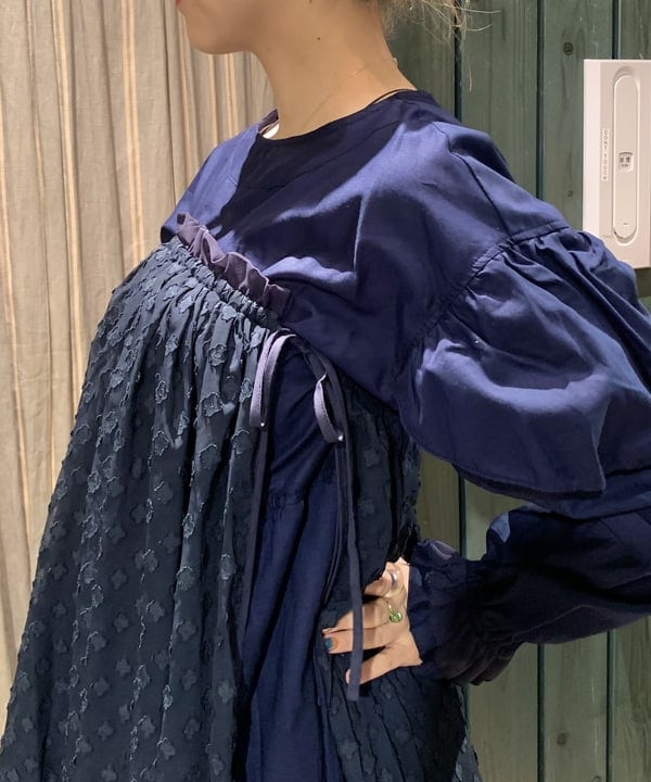 MATSUMOTO AMIさんの「BEAMS WOMEN｜ラップ プリーツ スカート」を使ったコーディネート