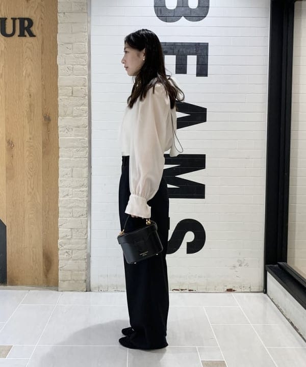 坂本 涼花さんの「BEAMS WOMEN｜オーガンジー リボンブラウス」を使ったコーディネート