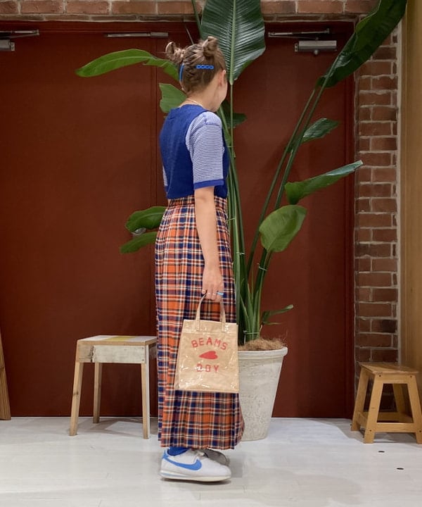 優意さんの「BEAMS WOMEN｜BEAMS BOY / BBロゴ ショップバック」を使ったコーディネート