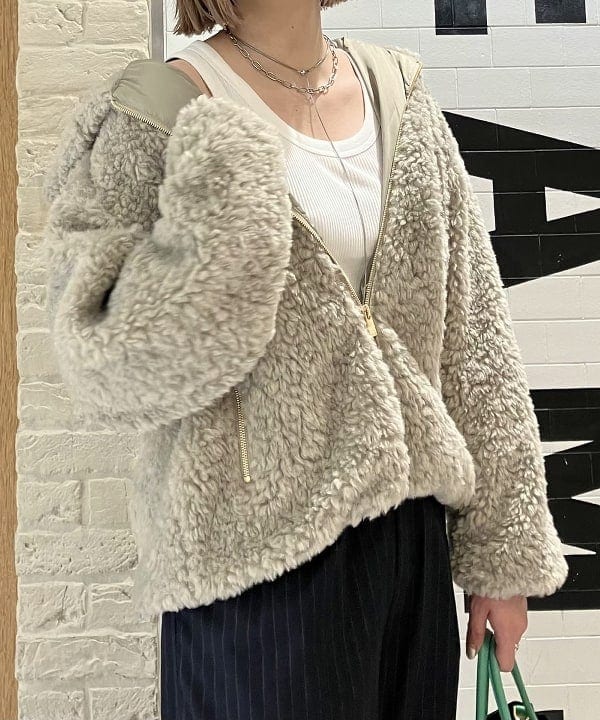 CHIHIROさんの「BEAMS WOMEN｜【WEB限定】TATRAS / IPAMA ボア フードジャケット」を使ったコーディネート