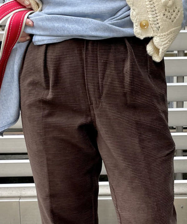 コウリキ　マミさんの「BEAMS WOMEN｜L.L.Bean × BEAMS PLUS ＆ BEAMS BOY / Deep Bottom Deluxe Boat and Tote Mini」を使ったコーディネート