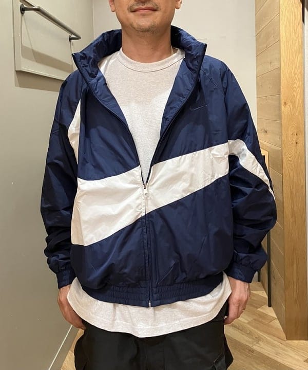 穴井 唯志さんの「BEAMS WOMEN｜BEAMS / ビッグ 6ポケット カーゴパンツ」を使ったコーディネート