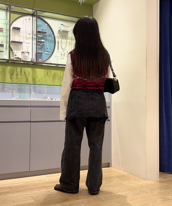 オカベ　アヤカさんの「BEAMS WOMEN｜Ray BEAMS / ラメ ブーツ」を使ったコーディネート