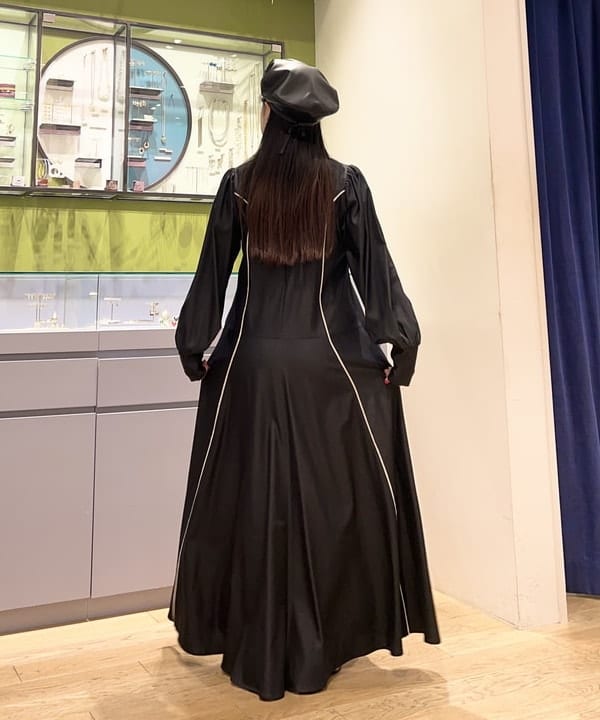 オカベ　アヤカさんの「BEAMS WOMEN｜RBS / キリカエ パイピング ワンピース」を使ったコーディネート