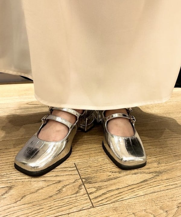 オカベ　アヤカさんの「BEAMS WOMEN｜RBS / キリカエ パイピング ワンピース」を使ったコーディネート