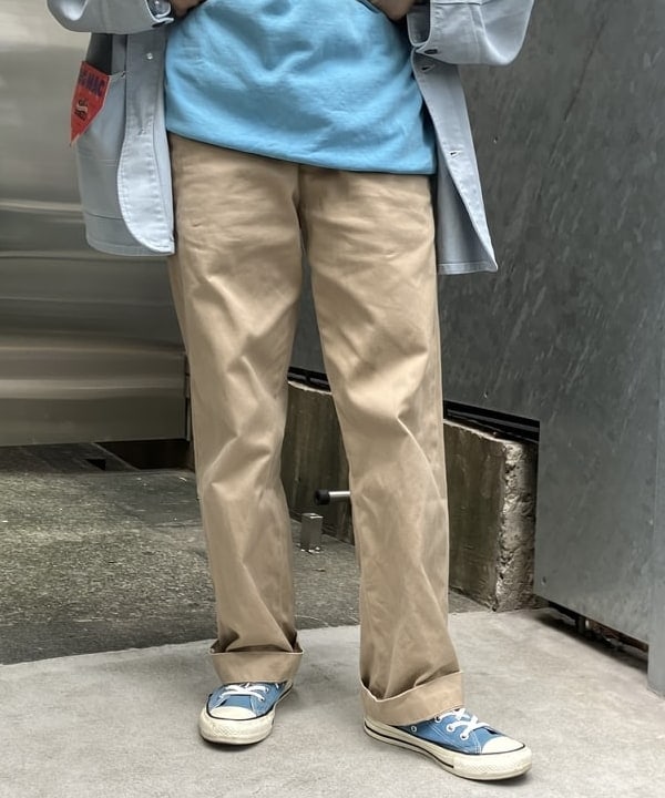 葵さんの「BEAMS WOMEN｜【別注】BUZZ RICKSON'S / チノパンツ」を使ったコーディネート