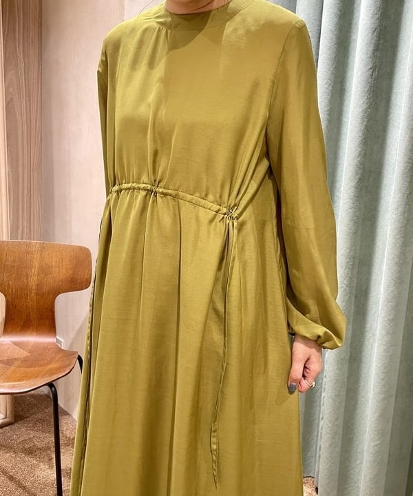 西村 章代さんの「BEAMS WOMEN｜GIANNI CHIARINI / ALIFA レザーショルダーバッグ S」を使ったコーディネート