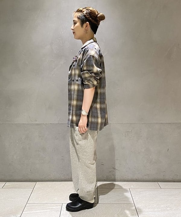 吉野 多恵さんの「BEAMS WOMEN｜ARROW NOVELTY / コンチョ ベルト 22FW」を使ったコーディネート