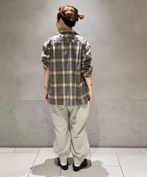 吉野 多恵さんの「BEAMS WOMEN｜ARROW NOVELTY / コンチョ ベルト 22FW」を使ったコーディネート