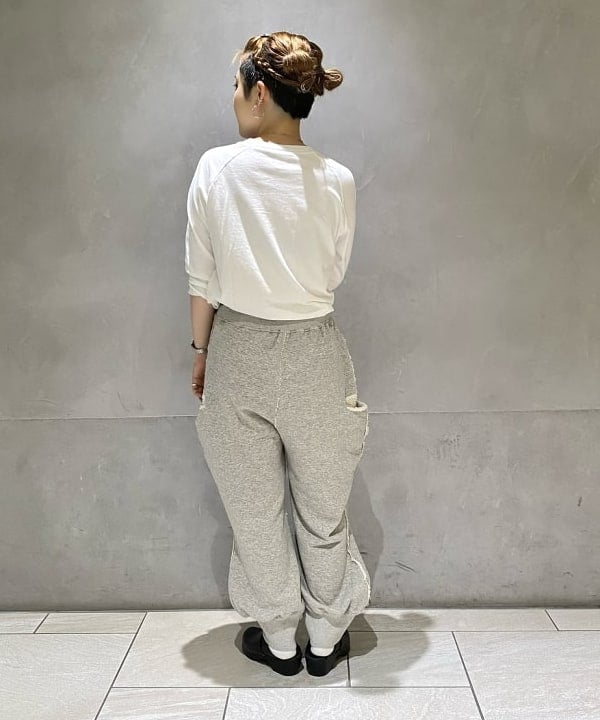 吉野 多恵さんの「BEAMS WOMEN｜ARROW NOVELTY / コンチョ ベルト 22FW」を使ったコーディネート