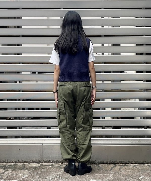 ミナミマリコさんの「BEAMS WOMEN｜【別注】BUZZ RICKSON'S / ポプリン アーミーパンツ」を使ったコーディネート