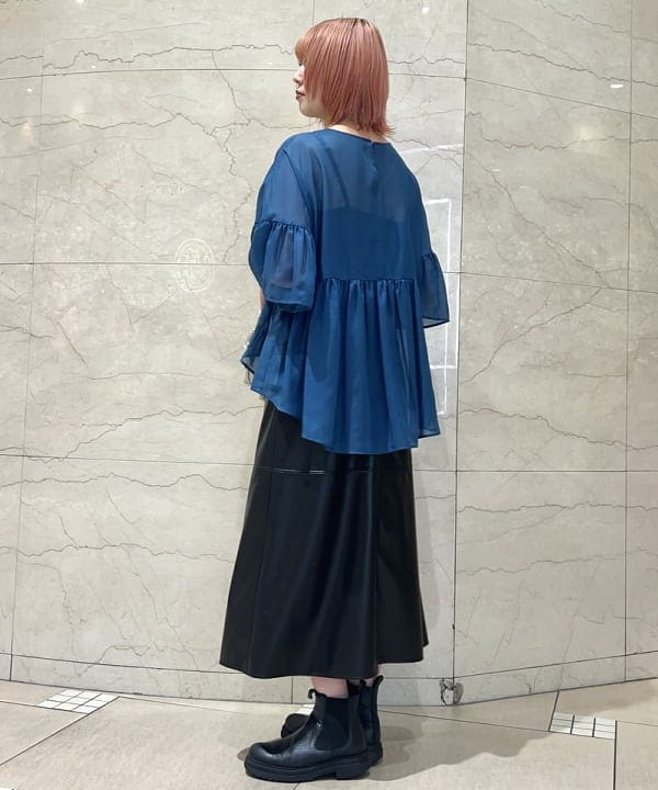 篠崎 香月さんの「BEAMS WOMEN｜GIANNI CHIARINI / ALIFA レザーショルダーバッグ S」を使ったコーディネート