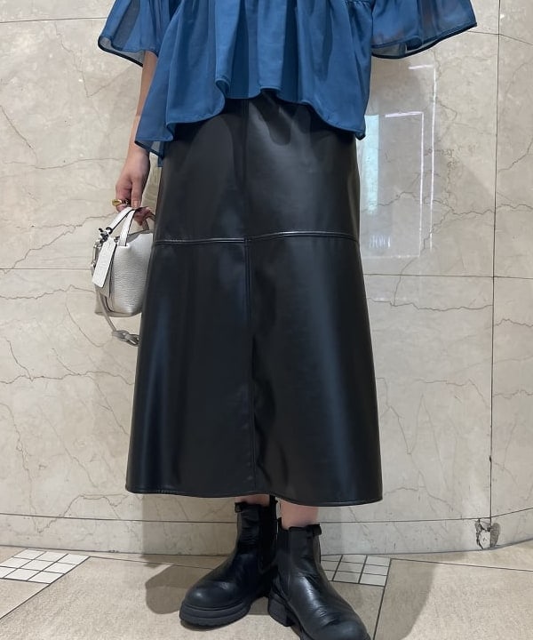篠崎 香月さんの「BEAMS WOMEN｜GIANNI CHIARINI / ALIFA レザーショルダーバッグ S」を使ったコーディネート