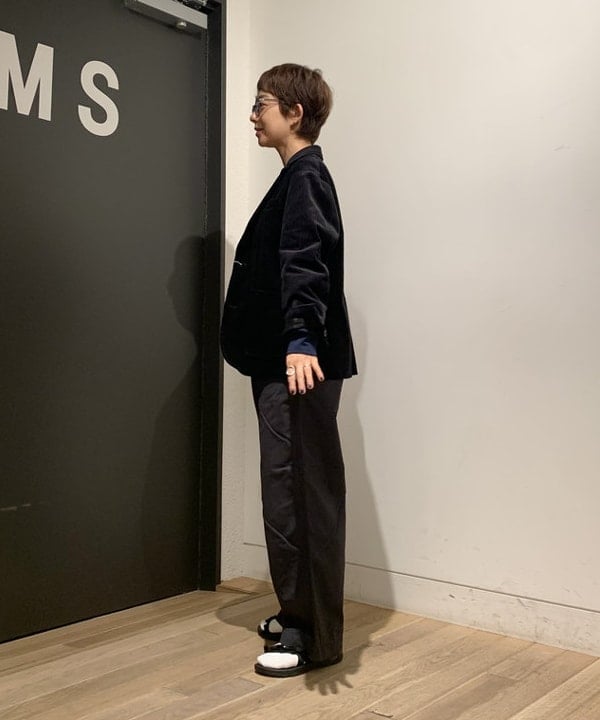 矢野(青木)優香さんの「BEAMS WOMEN｜BEAMS BOY / ワイド チノパンツ」を使ったコーディネート